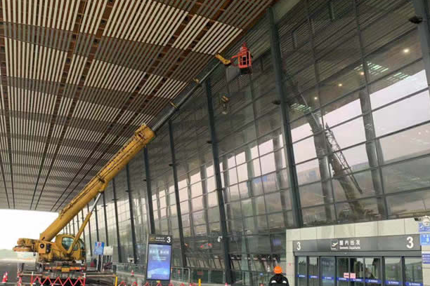 尤溪玻璃幕墙维护和保养